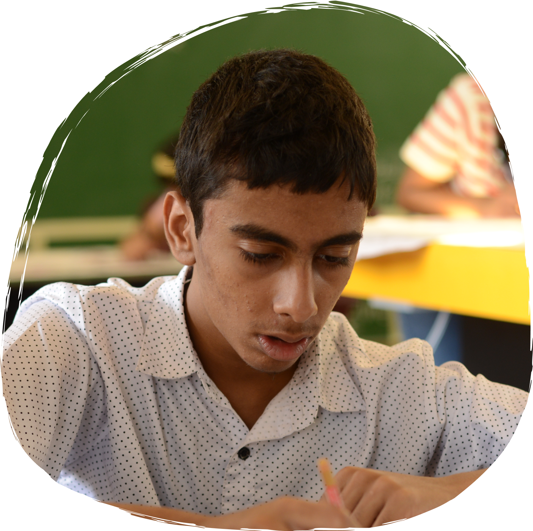 academic.secondary.whyChoose.studentImgAlt